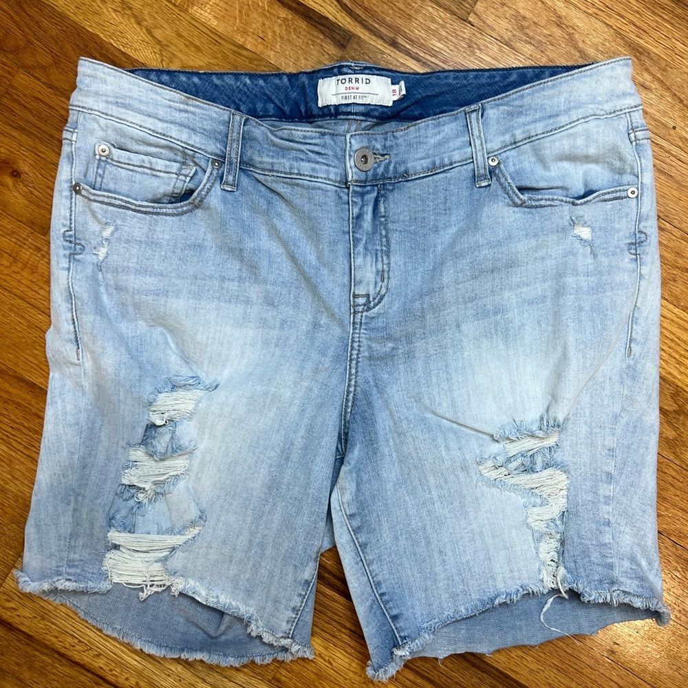 Torrid First At Fit Distressed Cutoff Denim Shorts Midrise Plus Size 18